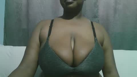 Snapshot of lady_dearra chatting on October 17, 11:14 am lady_dearra online show from October 17, 11:14 am