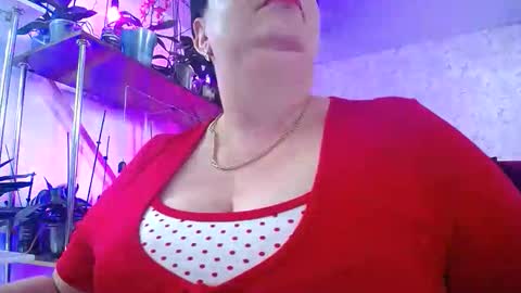 Snapshot of lady_gloria chatting on October 12, 11:58 am Lady Gloria online show from October 12, 11:58 am