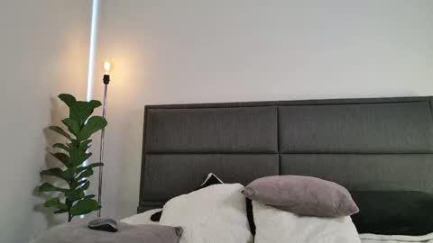    700  1300 -5 online show from November 25, 12:59 pm