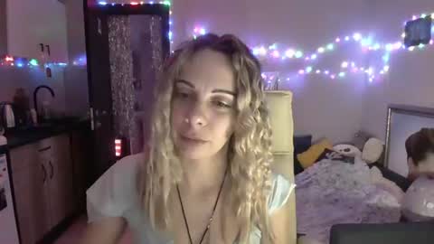 lady_smile69 online show from January 17, 2:32 am