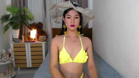Snapshot of lady_trix000 chatting on October 10, 3:01 am Trix online show from October 10, 3:01 am