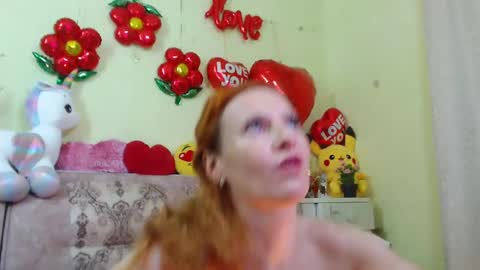 Snapshot of ladybigsmile chatting on February 28, 10:06 pm Sima Ladybigsmile online show from February 28, 10:06 pm