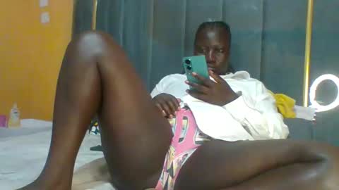 lindah32 online show from April 5, 1:02 am