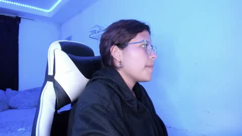  Lady  online show from November 24, 3:27 am