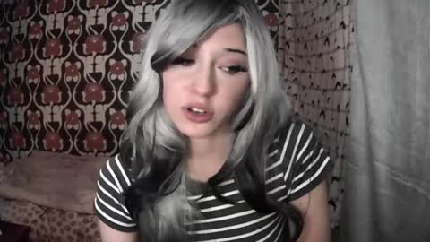 hugbug online show from January 22, 1:53 am