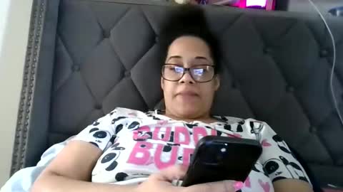 Snapshot of ladycinnabon chatting on March 6, 7:21 pm Stephanie online show from March 6, 7:21 pm