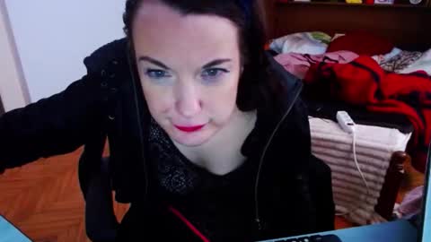LadyLHoty online show from May 10, 2:56 pm