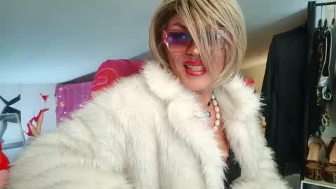 Oxana online show from March 31, 12:00 am