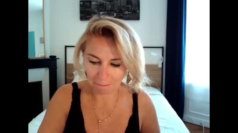 ladysexyx online show from September 17, 2:42 pm