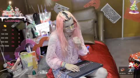 Snapshot of laflakita21 chatting on February 5, 1:15 am Skinnygirl online show from February 5, 1:15 am
