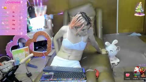 Snapshot of laflakita21 chatting on September 27, 2:09 am Skinnygirl online show from September 27, 2:09 am