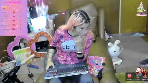 Snapshot of laflakita21 chatting on October 12, 2:15 am Skinnygirl online show from October 12, 2:15 am