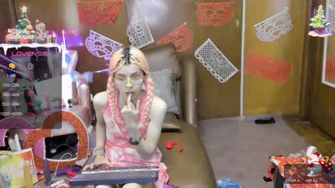 Snapshot of laflakita21 chatting on February 15, 1:10 am Skinnygirl online show from February 15, 1:10 am
