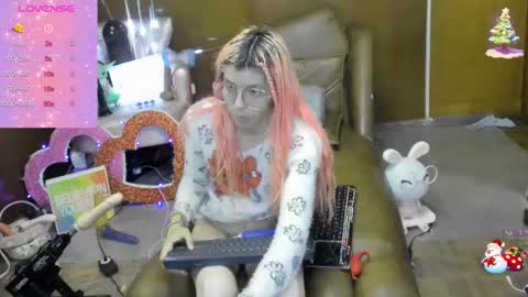 Snapshot of laflakita21 chatting on October 2, 2:21 am Skinnygirl online show from October 2, 2:21 am