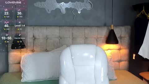    online show from November 10, 10:12 pm