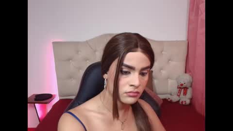 Snapshot of lailahdark chatting on October 16, 5:18 am Camila online show from October 16, 5:18 am