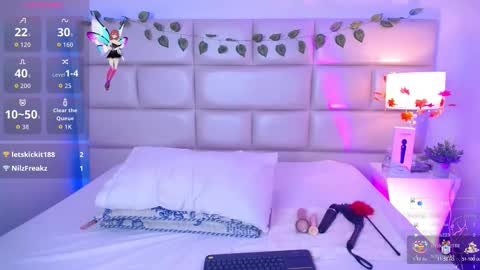 Laila Stilwills online show from November 13, 6:16 am