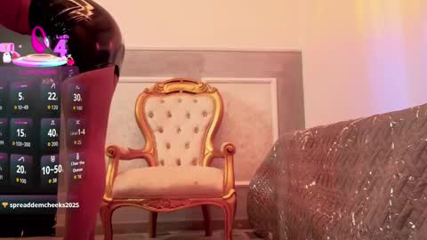 Snapshot of lala_pantyhose chatting on September 9, 8:09 pm Miss Lala online show from September 9, 8:09 pm