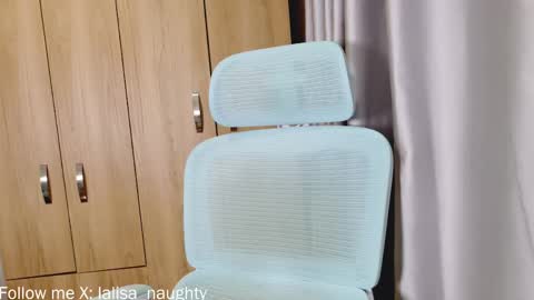 Lisa  online show from April 13, 6:45 pm