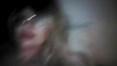 Snapshot of laly1010 chatting on March 8, 3:50 am laly1010 online show from March 8, 3:50 am