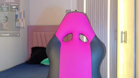 Laura online show from November 7, 1:13 pm