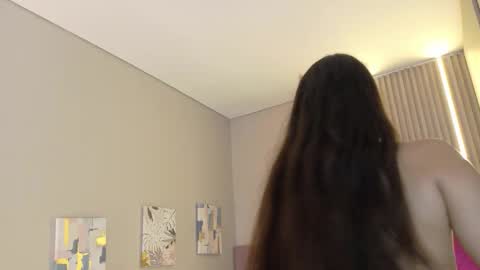 Laura online show from November 30, 1:40 pm