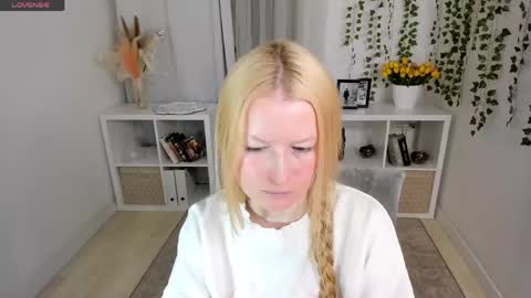 Laly online show from April 23, 11:40 am