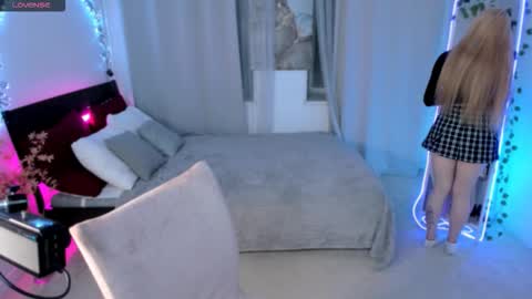 Laly online show from March 13, 7:22 am