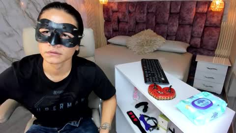 Snapshot of lamberthouse chatting on October 16, 9:24 pm Bella Dante online show from October 16, 9:24 pm