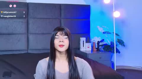 valentino moon online show from March 24, 1:33 am