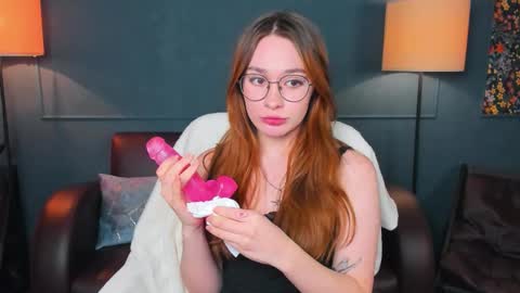 lana online show from December 16, 1:06 pm