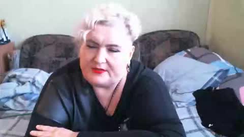 Snapshot of lanacat555 chatting on September 19, 1:04 pm lanacat555 online show from September 19, 1:04 pm