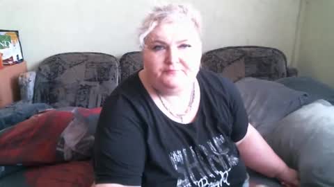 Snapshot of lanacat555 chatting on March 11, 10:40 am lanacat555 online show from March 11, 10:40 am