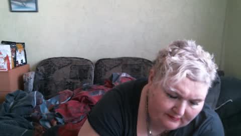 Snapshot of lanacat555 chatting on March 9, 9:24 am lanacat555 online show from March 9, 9:24 am