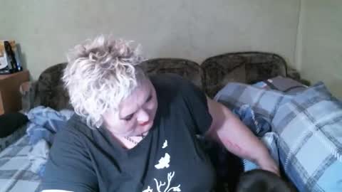 Snapshot of lanacat555 chatting on September 12, 12:34 am lanacat555 online show from September 12, 12:34 am