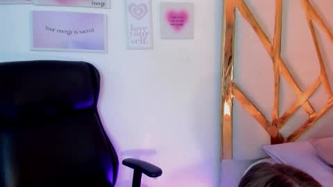 LanaJones online show from December 4, 12:49 pm