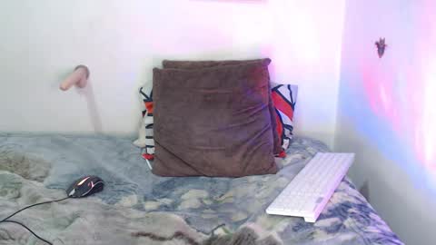 lanarave online show from November 29, 4:09 am