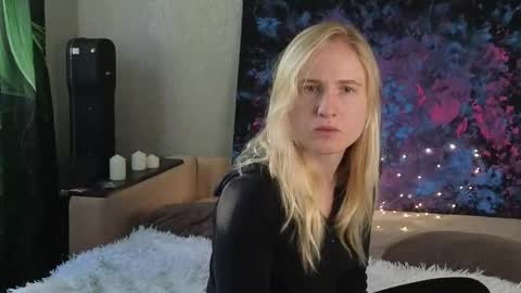 LanaviSmith online show from October 13, 6:15 am