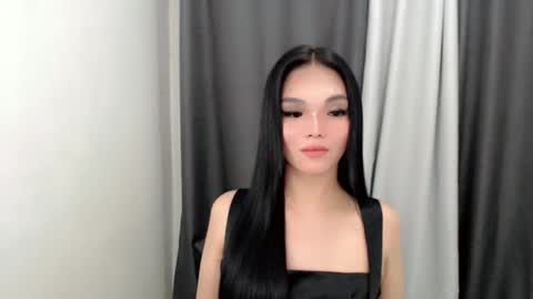 lanawyatt_ online show from November 3, 3:46 pm