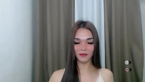 lanawyatt_ online show from March 2, 8:18 pm