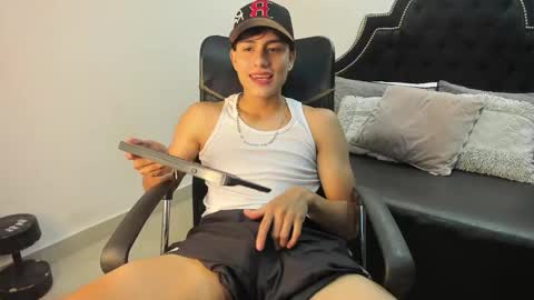 Snapshot of landercruz chatting on October 9, 4:40 am landercruz online show from October 9, 4:40 am