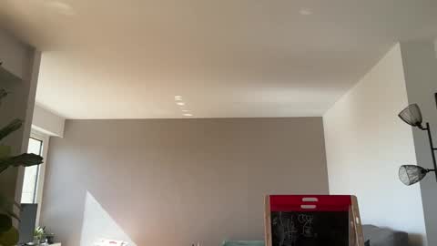 Lanimal online show from April 9, 10:10 am