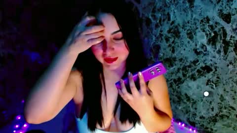 Lanna online show from April 28, 1:48 pm