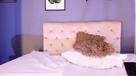 Snapshot of lanna_jones_ chatting on October 11, 9:51 pm lanna_jones_ online show from October 11, 9:51 pm