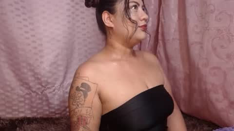 Snapshot of lapeligrosa_ chatting on February 19, 12:22 pm lapeligrosa_ online show from February 19, 12:22 pm