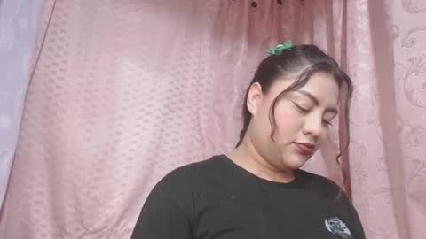 Snapshot of lapeligrosa_ chatting on February 18, 11:55 am lapeligrosa_ online show from February 18, 11:55 am
