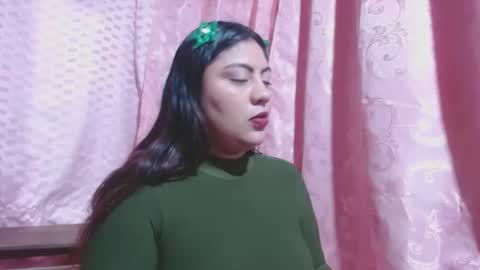 Snapshot of lapeligrosa_ chatting on February 17, 11:34 am lapeligrosa_ online show from February 17, 11:34 am