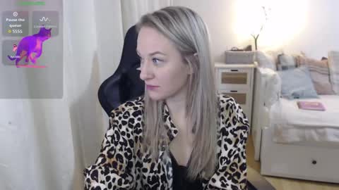 Lara online show from December 15, 4:47 pm