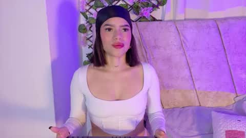 Lara Gill online show from October 20, 12:21 pm