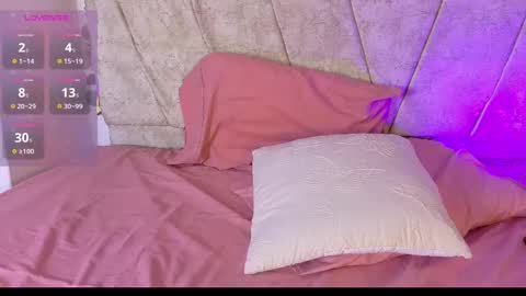 Lara Gill online show from November 8, 2:53 pm